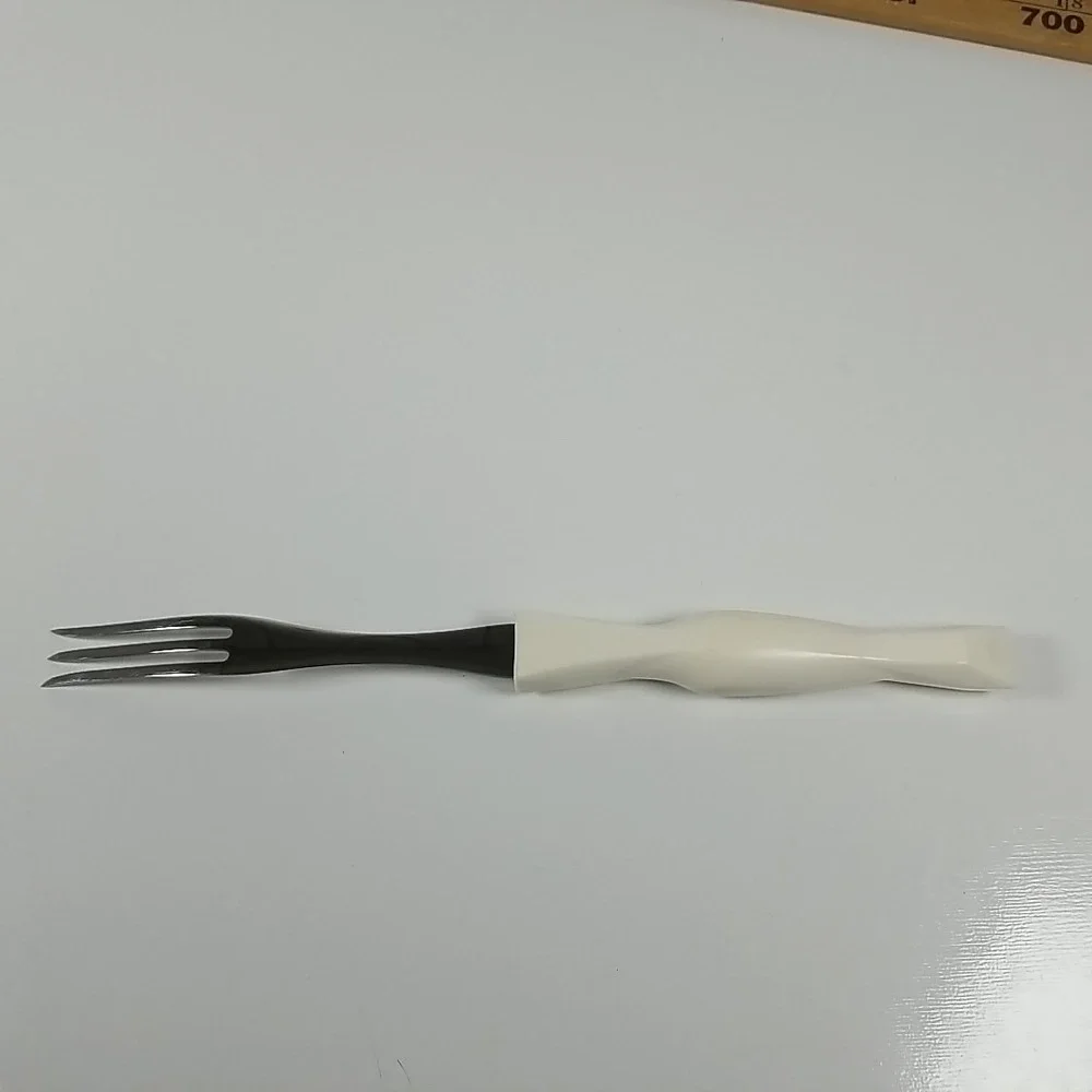 CUTCO 1726 Turning Fork, Pearl White Handle USA Made